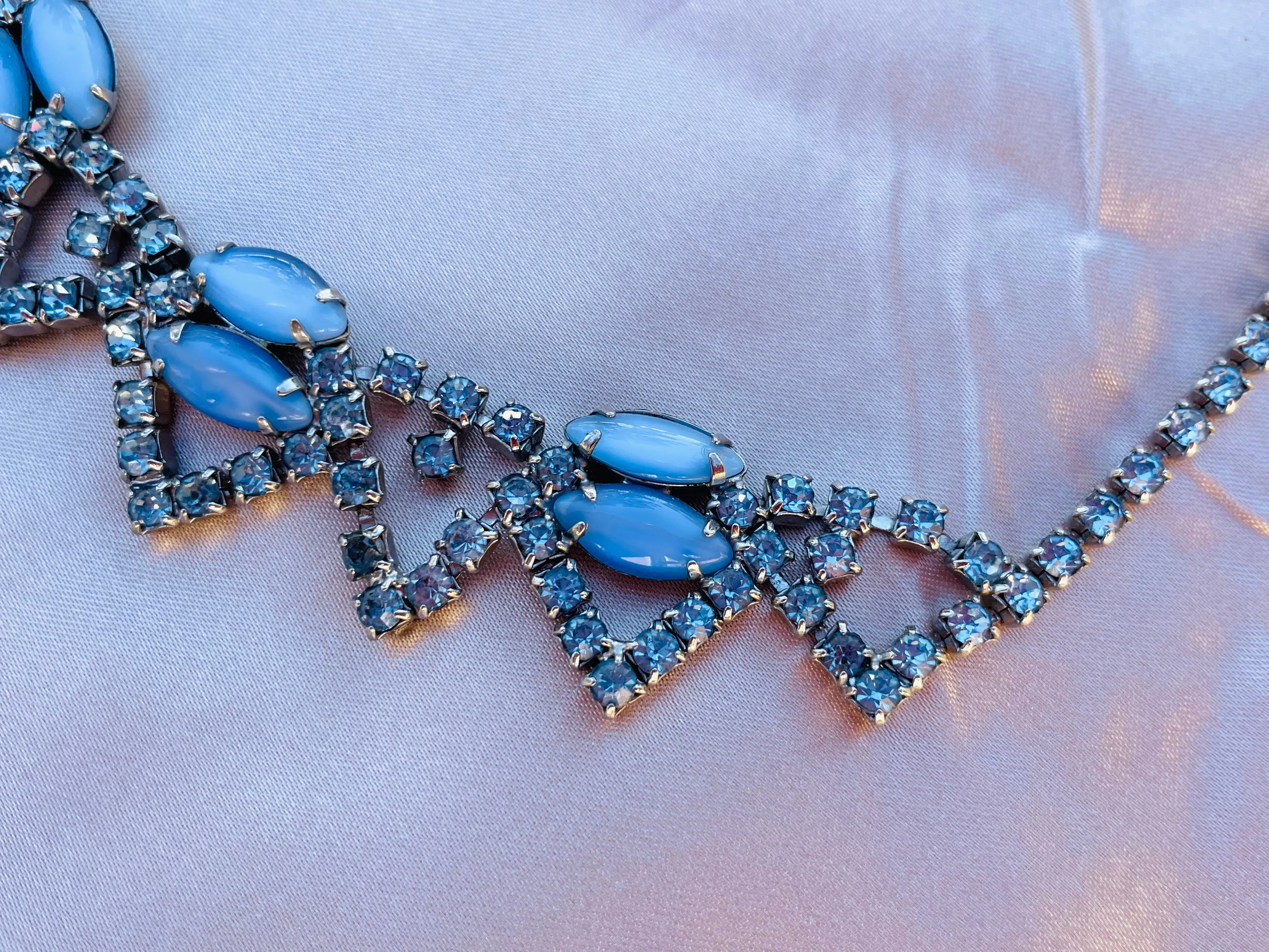 15" Long Vintage Rhinestone Blue Crystal Stone Fashion Statement Necklace