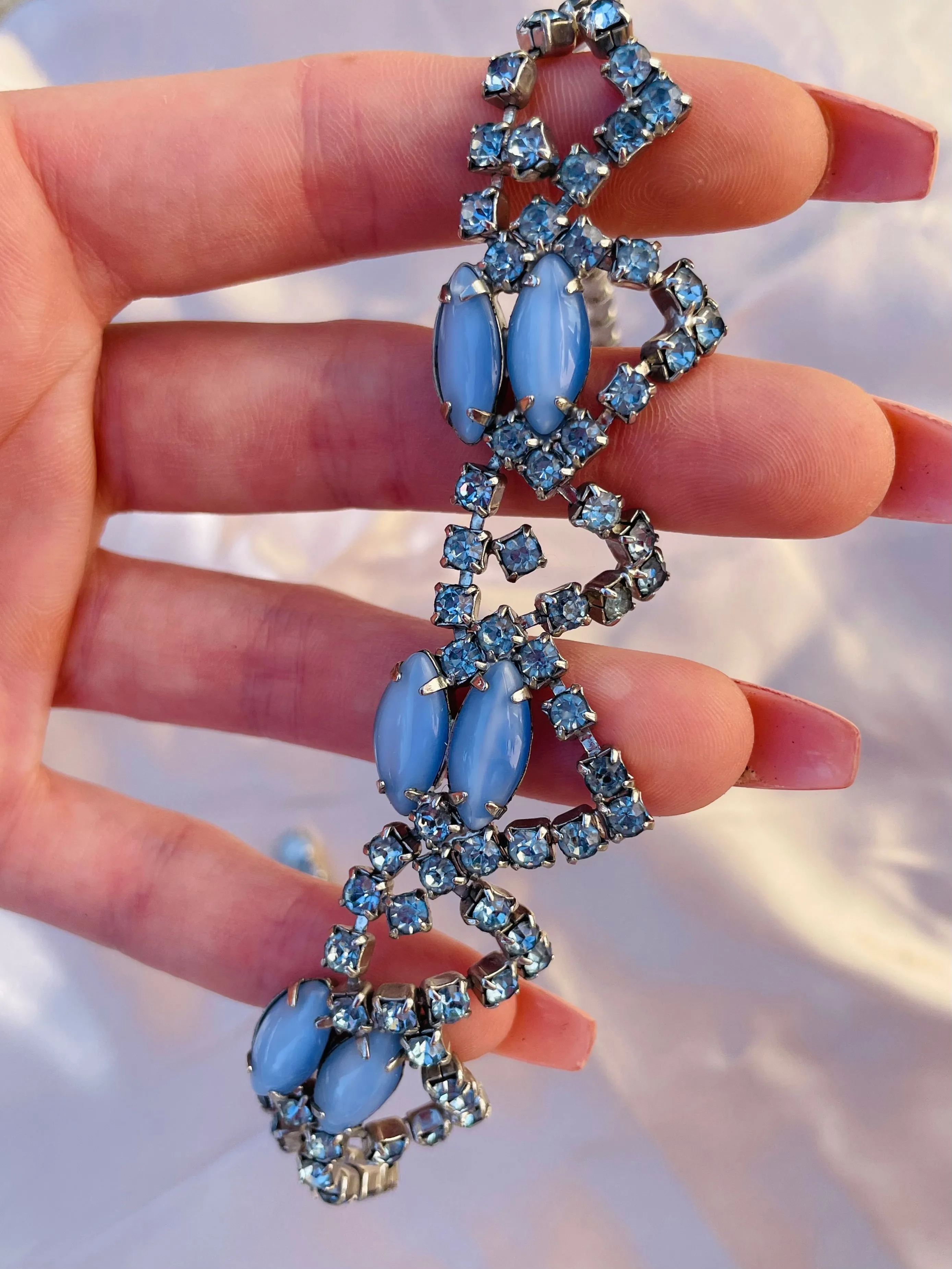 15" Long Vintage Rhinestone Blue Crystal Stone Fashion Statement Necklace