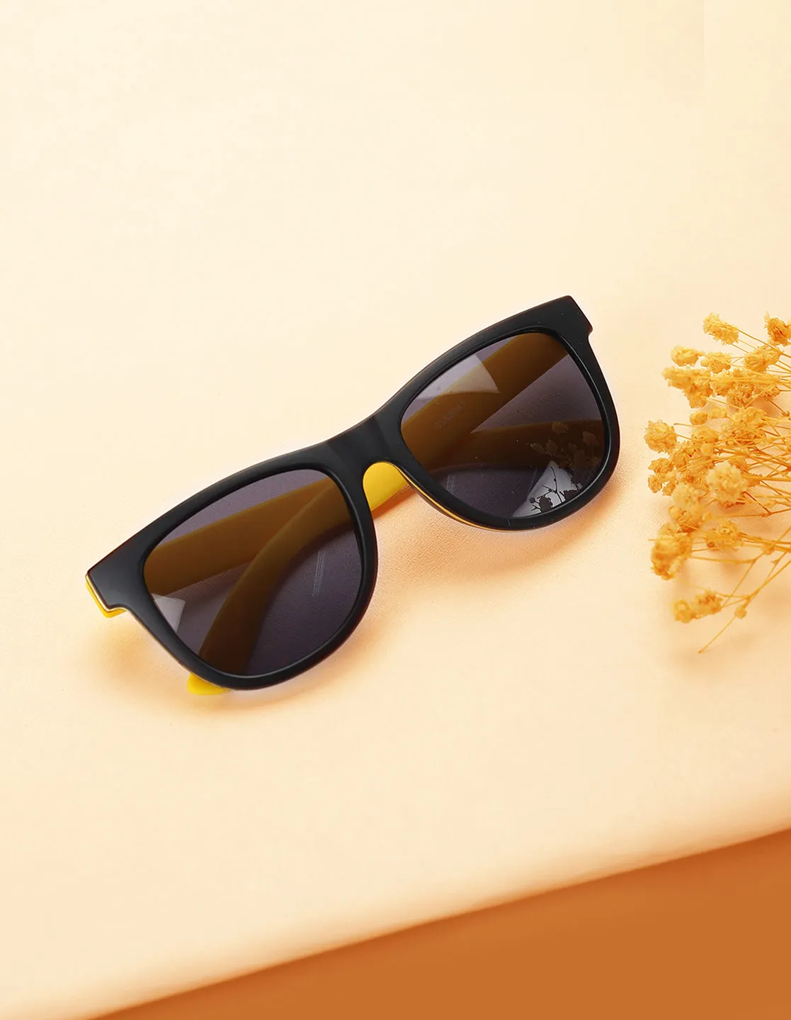 Carlton London Black Lens & Yellow Wayfarer Sunglasses For Boy